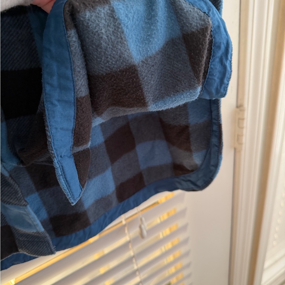 American Eagle Women’s Fleece Shacket - Picture 3 of 5